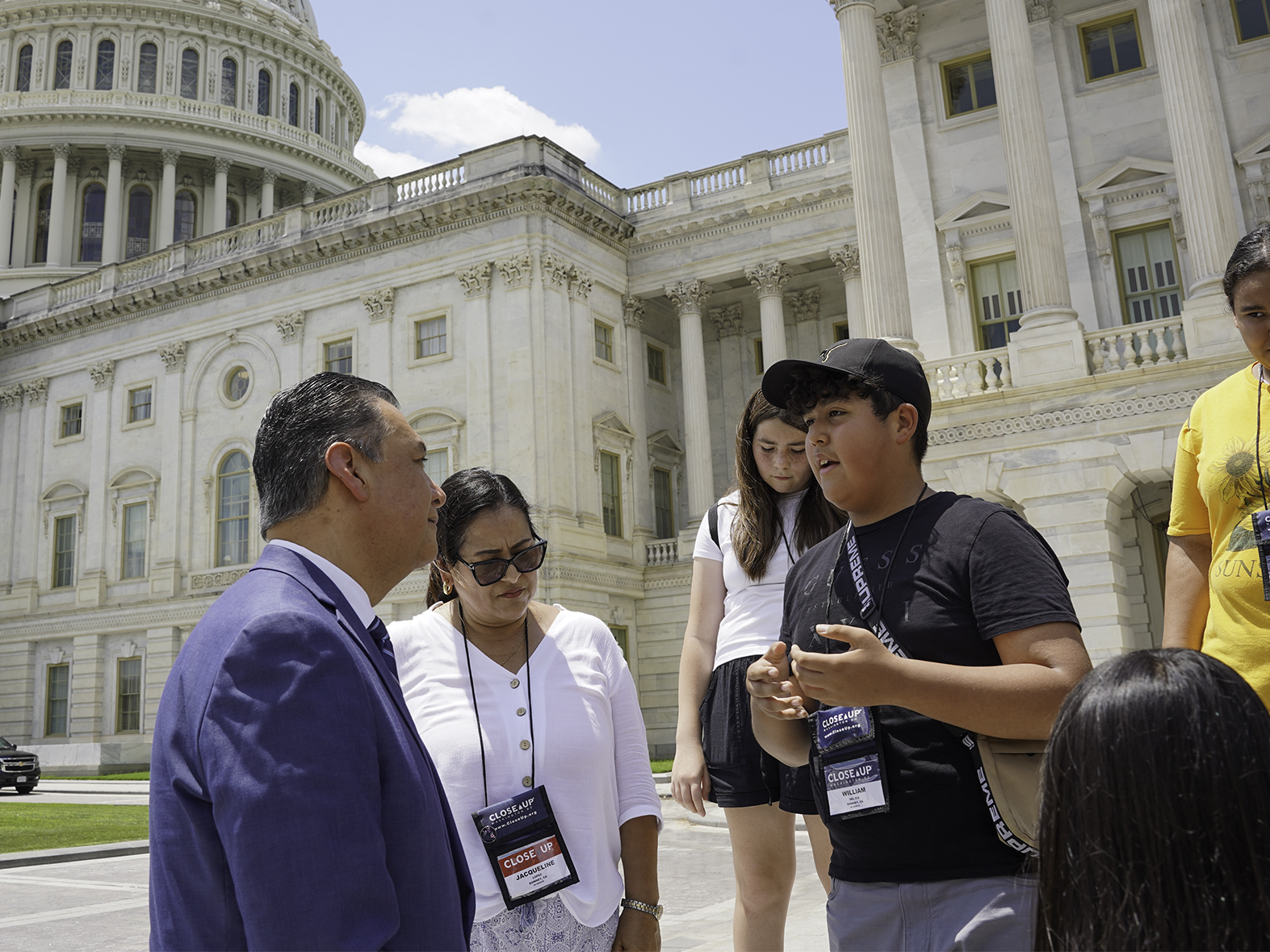 Migrant Students Gain New Perspective in ‘Close Up’ Experience