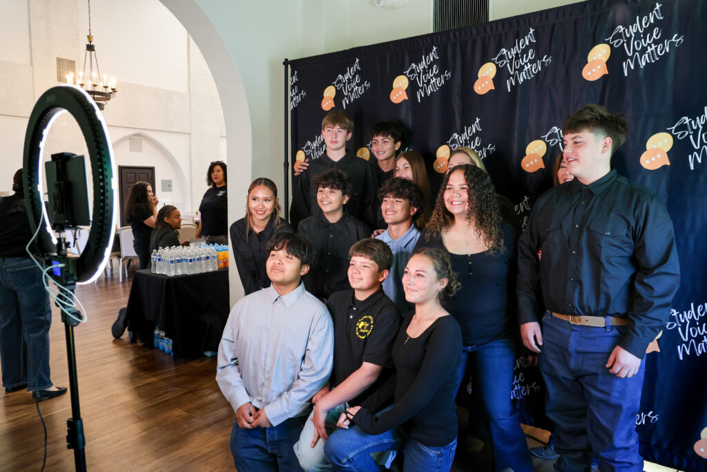alt= "El Tejon Middle School posing for a photo booth."