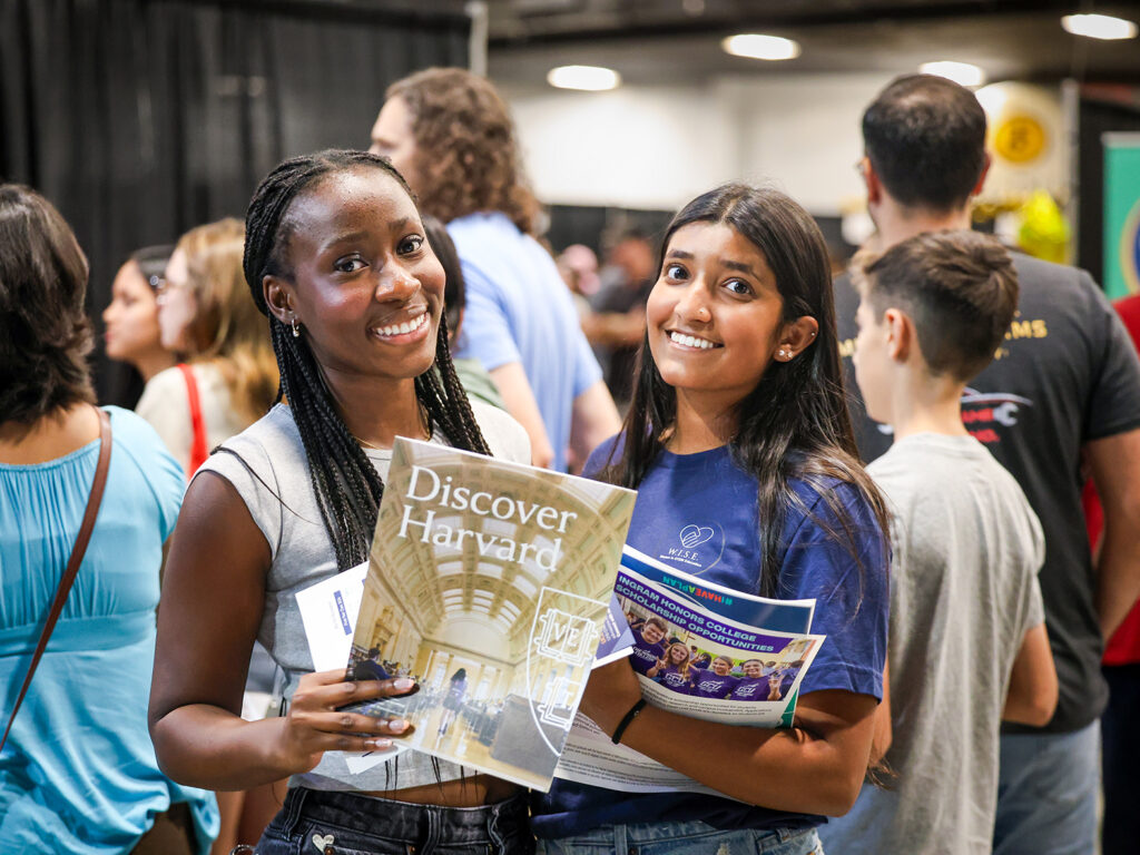 Photo Essay: Thousands Turn Out for Kern County College Night